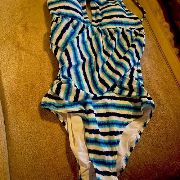 Swim suit one piece - Picture 1 of 2